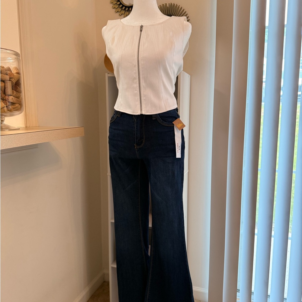 DKNYC White Fitted Sleeveless Tank Top